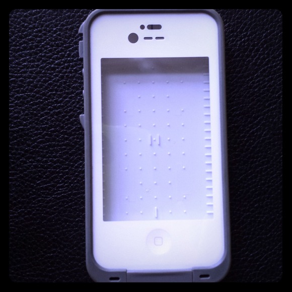 iPhone 4 lifeproof case