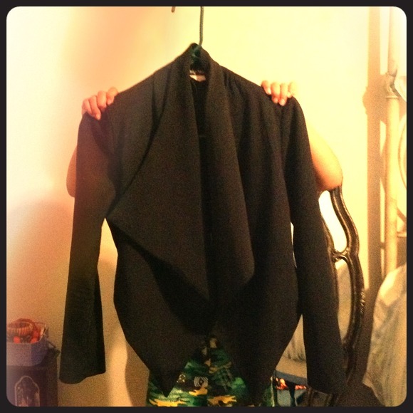 Black high low blazer