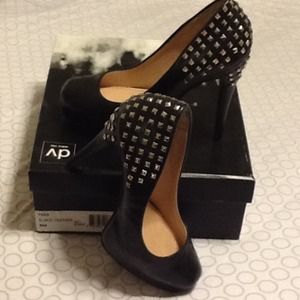 Dolce Vita's Phea Black. Leather Pump