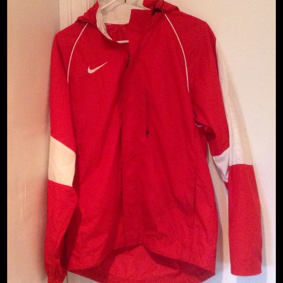 Nike rain/wind breaker jacket!