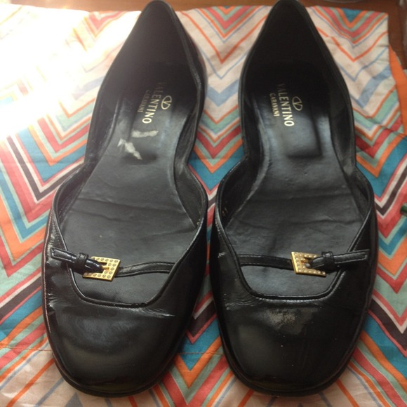 Ballet Valentino flats
