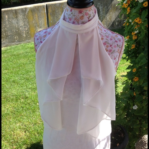 Beautiful white top ***unique piece***