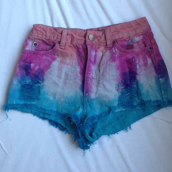 ✖️SOLD✖️BDG High Rise Cheeky Denim Shorts