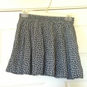 Brandy Melville Luma Skirt