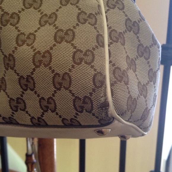 Authentic Gucci Handbag. - Picture 4 of 4