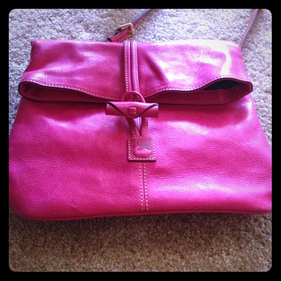Reduced! Dooney and Bourke Pink CrossBody bag! :)