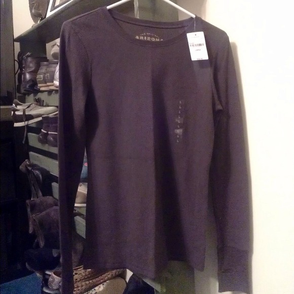 2 thermals one with thumb holes and nwt - Picture 2 of 4