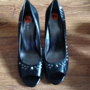 Black Nine West heels