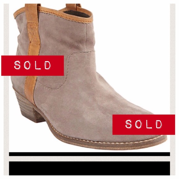 **SOLD**Brand new size 10 Steve Madden suede boots