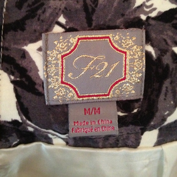 Forever 21 black and white floral peplum skirt - Picture 3 of 3