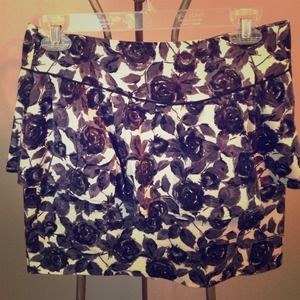 Forever 21 black and white floral peplum skirt