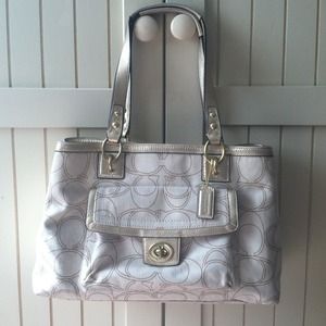 Coach/authentic /used
