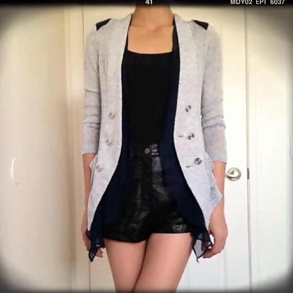 🚫SOLD🚫 🎉HOST PICK🎉 Navy Grey Cardigan