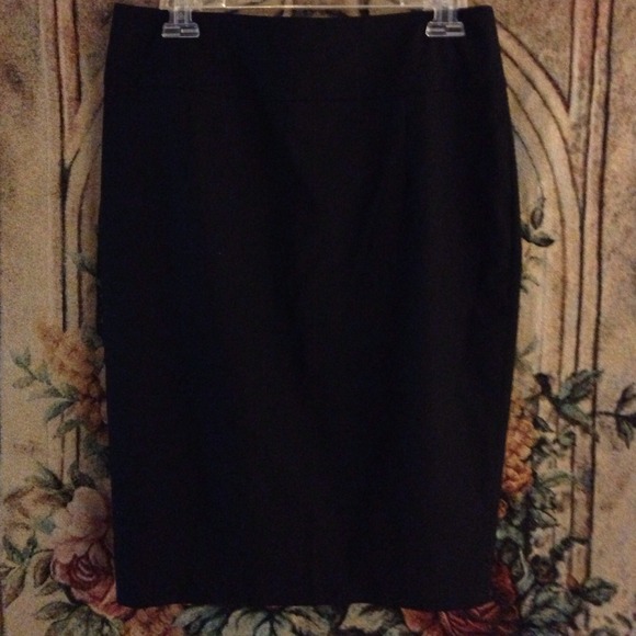 Mossimo Dresses & Skirts - 🐎BLACK PENCIL SKIRT🐎