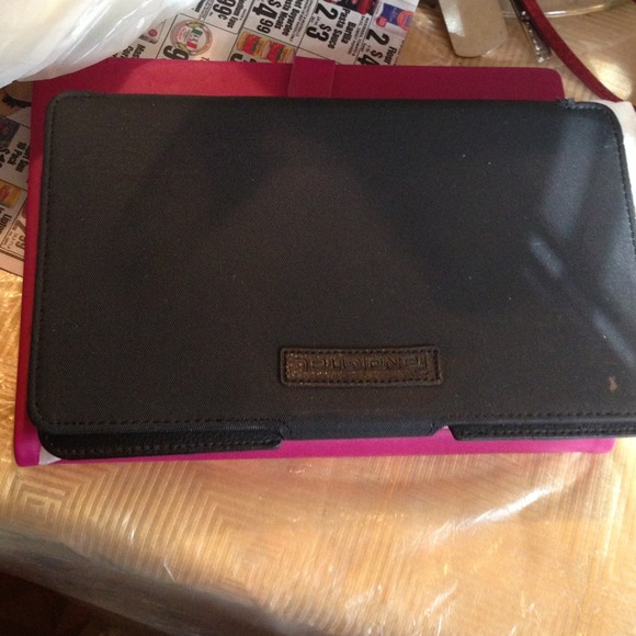 A tablet - Picture 4 of 4