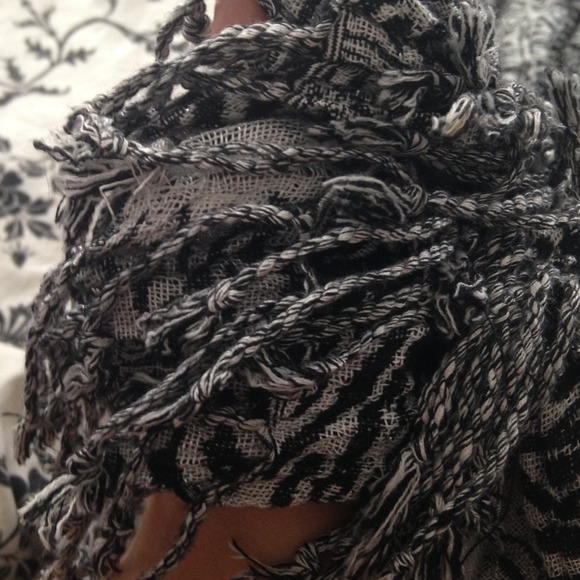 Scarf - Picture 2 of 3
