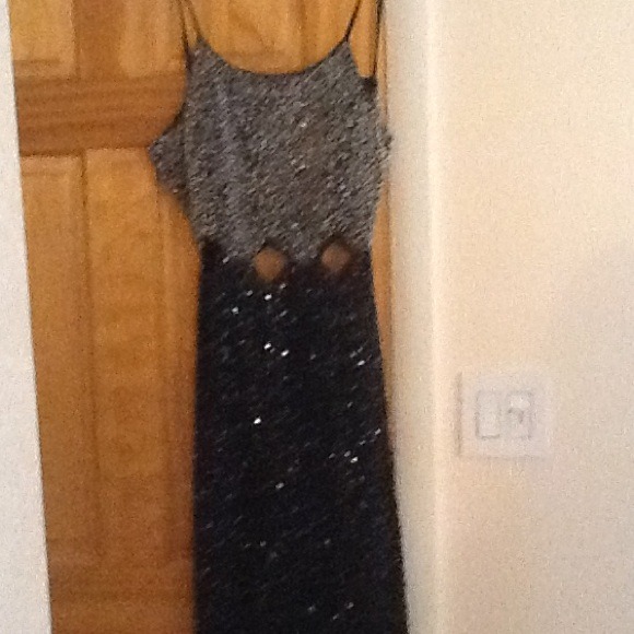 Morgan &Co Dresses & Skirts - Gorgeous Beaded & Sequin Gown