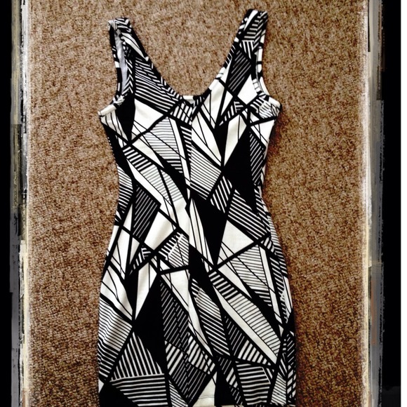 Cute Geometric print dress. ❌Reserved❌