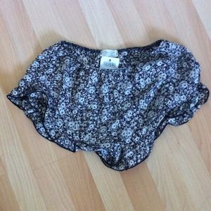 Brandy Melville Vodi shorts