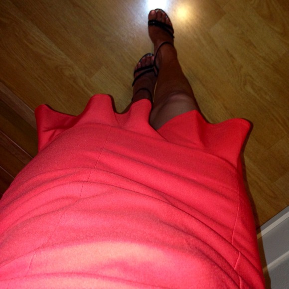 🔴SOLD ON EBAY🔴 HOST PICK Zara Ruffled Dress - Picture 3 of 4