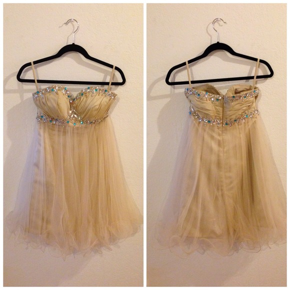 Beautiful Strapless Champagne Prom Dress