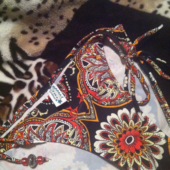 Point conception swimsuit - Picture 3 of 5