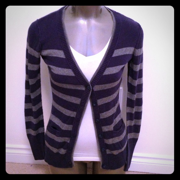 ❌Traded❌Aeropostale Navy Blue & Gray Cardigan