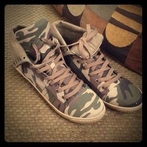 Khaki Fatigue Camo
