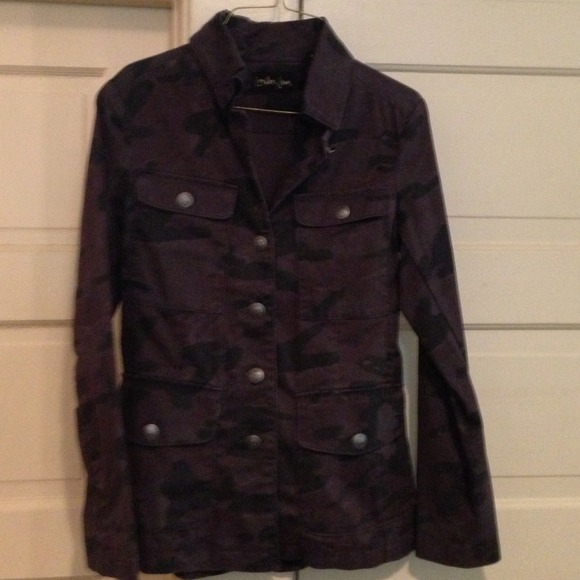 Camouflage fitted coat