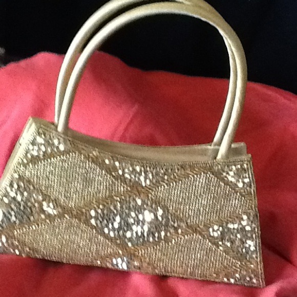 Gold clutch