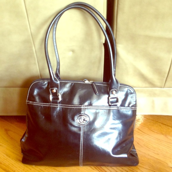 Black leather purse.