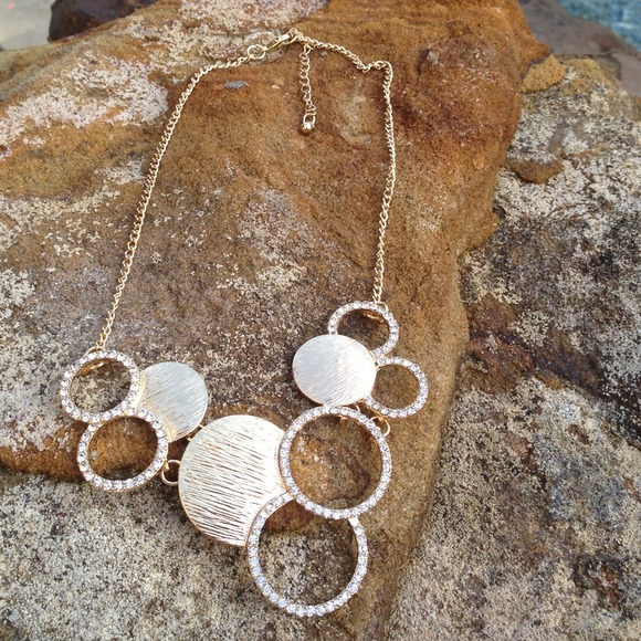 NEW Necklace. NWOT - Picture 2 of 4