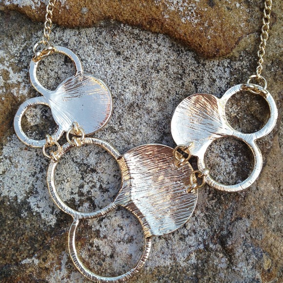 NEW Necklace. NWOT - Picture 3 of 4