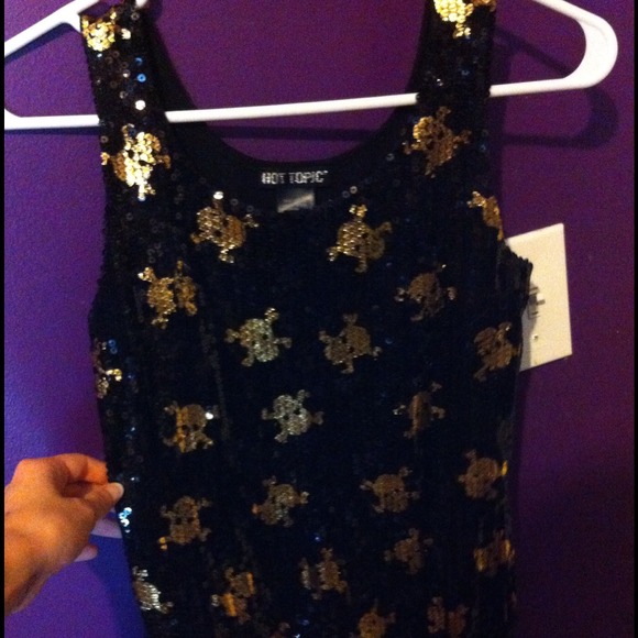 Cute size small skull tank top from Hot Topic!