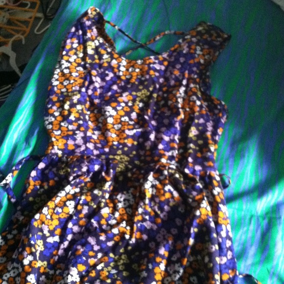 Dress - Picture 2 of 3