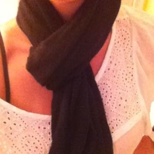 Black cashmere scarf