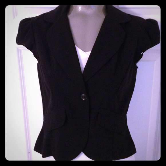 Sold in Bundle🚫Black Cropped Blazer