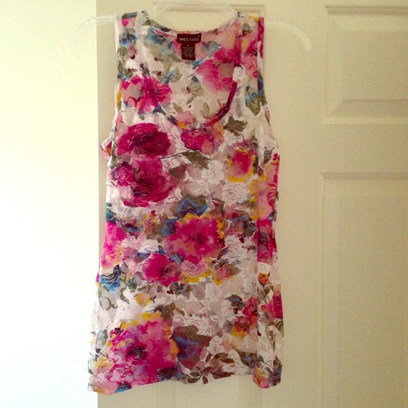 Tops - Floral lace tank top