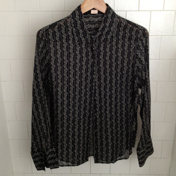 ❗️SOLD❗️SZ 12 JCrew button down. Sheer, cotton