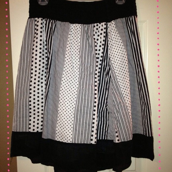 😊SOLD black and white striped & polka dot skirt