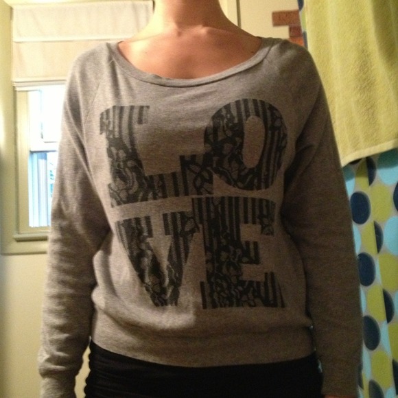 LOVE sweater - Picture 2 of 3