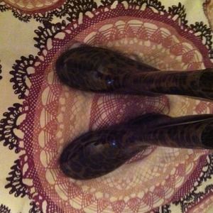 Stuart Weitzman leopard rain boots