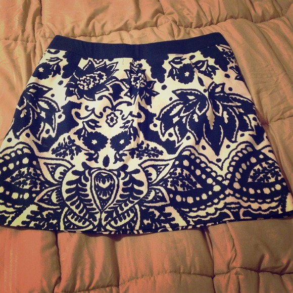 Navy blue and white skirt nw