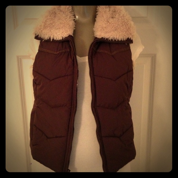 Sold✅Chocolate Brown Puffy Vest