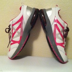 Danskin NOW! white, grey & pink tennis shoes.