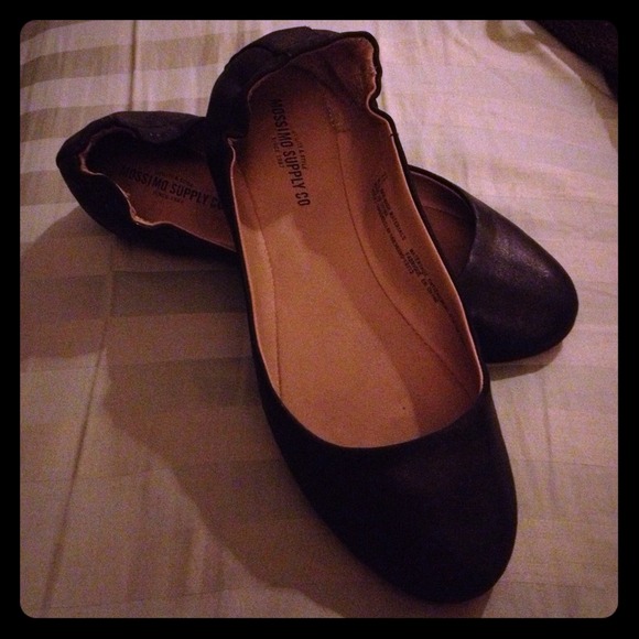 Mossimo black flats