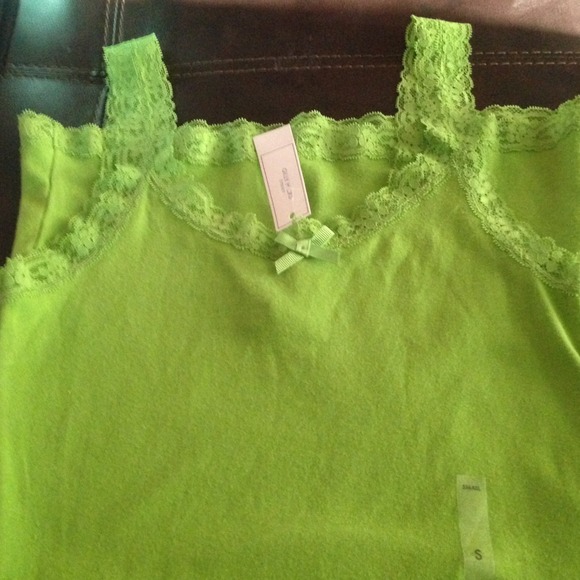 NWT TANK TOP GILLY HICKS