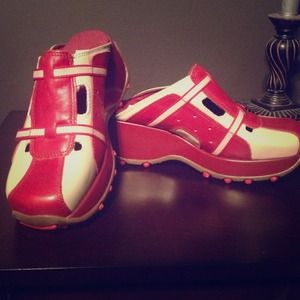 JUST REDUCED!  Brand new Steve Madden sneakers 8