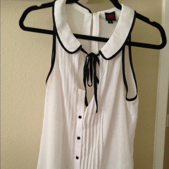 White and black 2b Bebe shirt