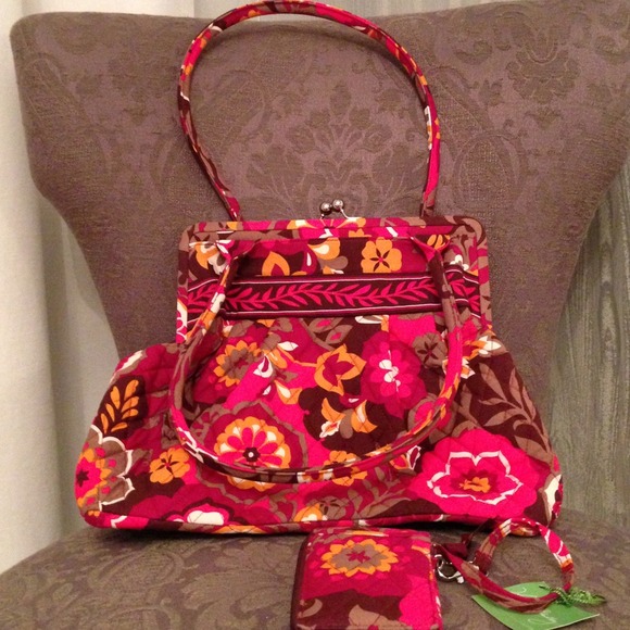 New Vera Bradley set in Carnaby pattern
